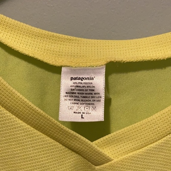 𝅺PATAGONIA athletic tank top - Picture 2 of 3